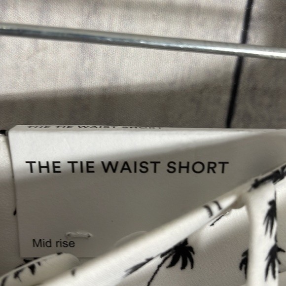 NEW Ann Taylor The Tie Waist Mid Rise Palm Tree Print Shorts Size 6 - Picture 4 of 8